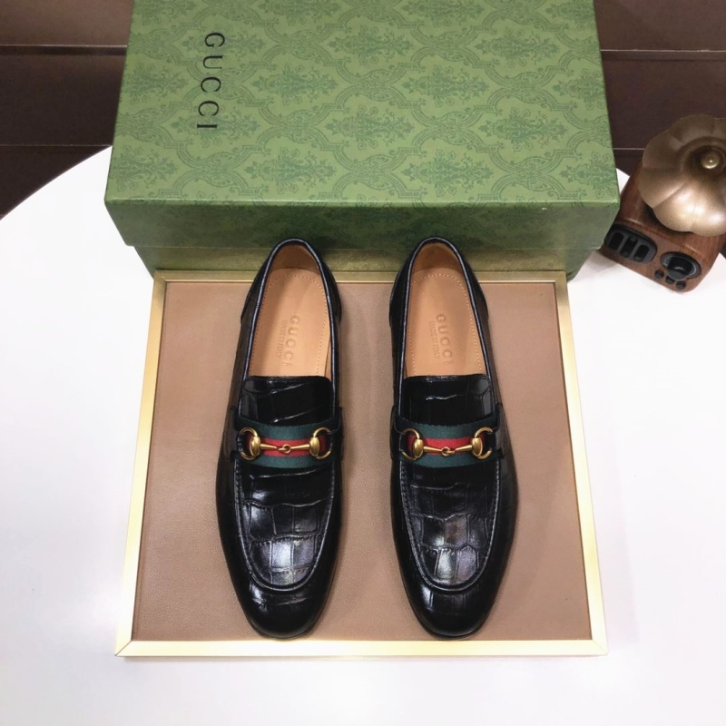 G*u*i leather shoes
